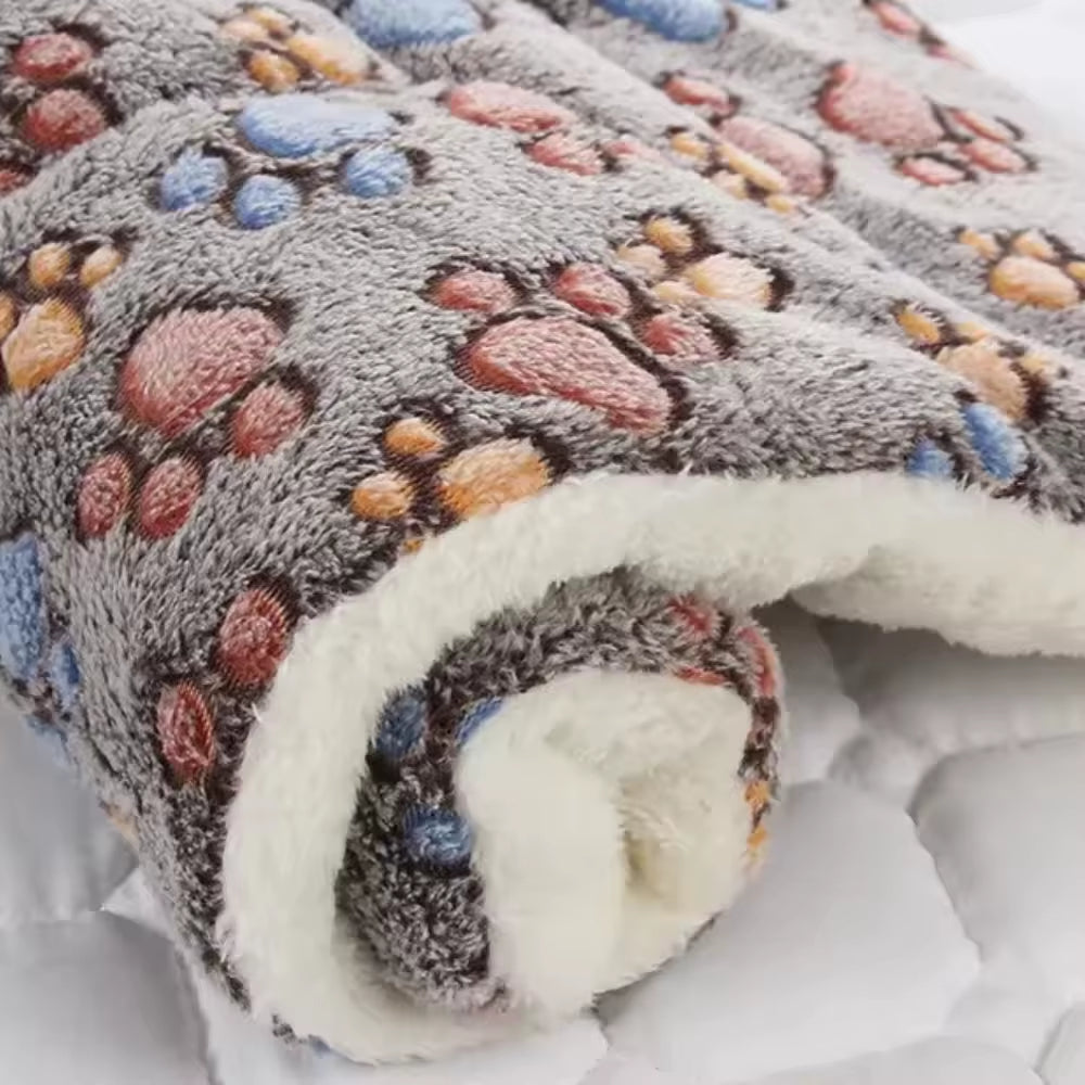Flannel Pet Sleeping Mat Dog Bed Cat Litter Puppy Bed Dog Sofa Lovely Mattress Cushion for Small Large Dog Blanket Pet Supplies